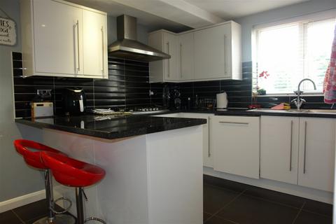 27 Birchwood, Chadderton, Oldham, OL9 9UH