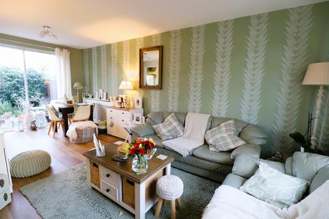 undefined, York Avenue, Hayes, Greater London, UB3