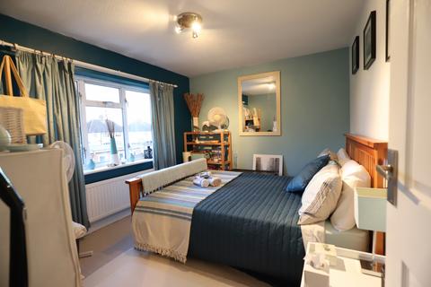 undefined, York Avenue, Hayes, Greater London, UB3