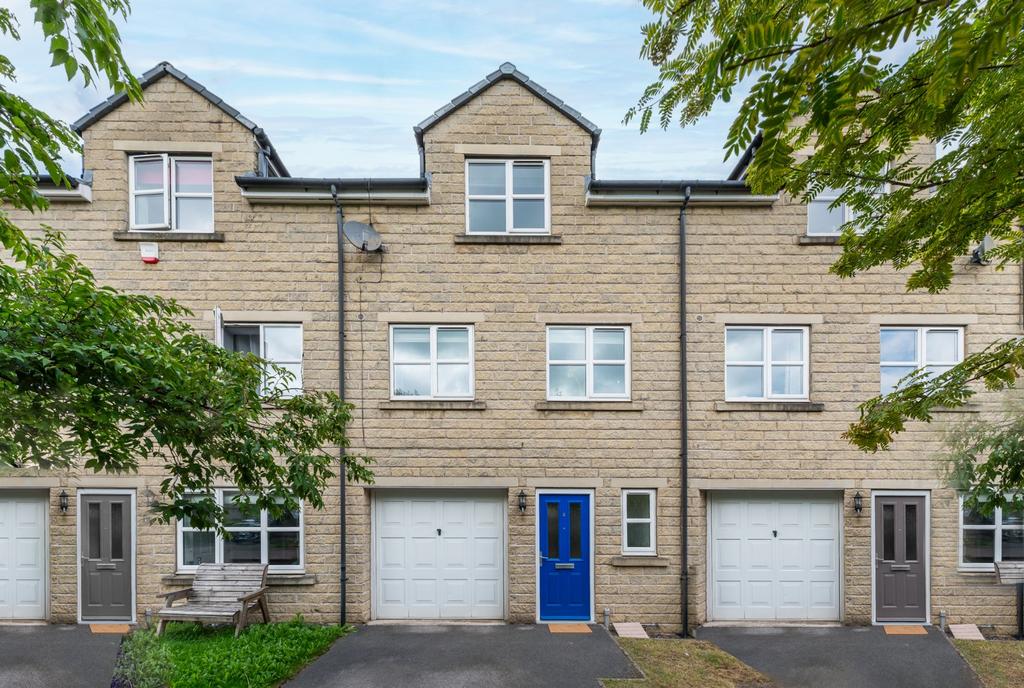 Fowlers Croft, Otley, West Yorkshire, LS21 3 bed house for sale £355,000