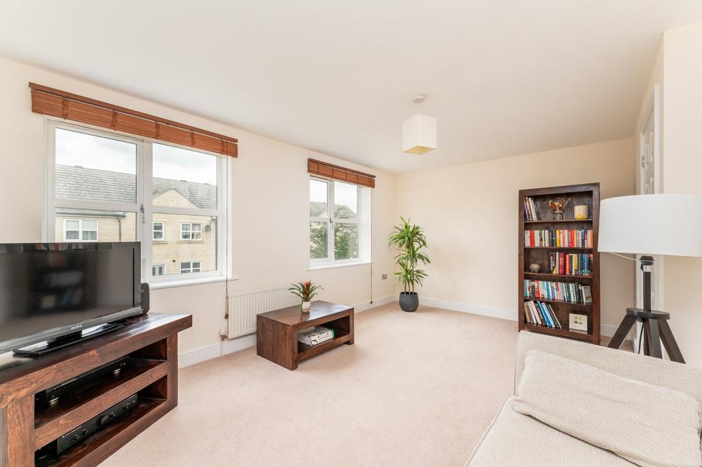 Fowlers Croft, Otley, West Yorkshire, LS21 3 bed house for sale £355,000