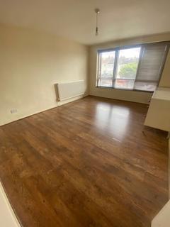 4 bedroom townhouse to rent, Minster Walk, N8