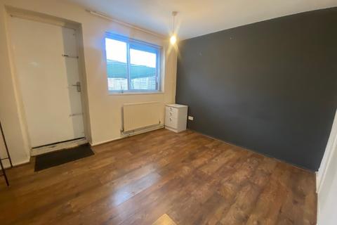 4 bedroom townhouse to rent, Minster Walk, N8