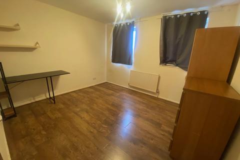 4 bedroom townhouse to rent, Minster Walk, N8