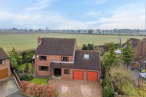 5 bedroom detached house for sale, West Close, Fangfoss