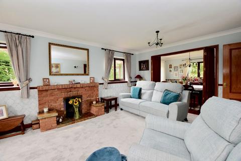 5 bedroom detached house for sale, West Close, Fangfoss