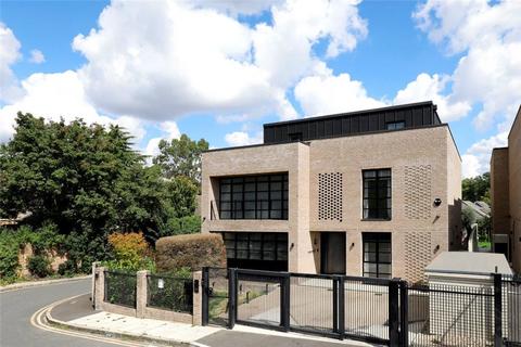 5 bedroom detached house to rent - The Yew House, 3c Lincoln Avenue, SW19