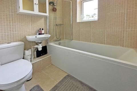 97 Chestnut Avenue, Exeter, EX2 6DN