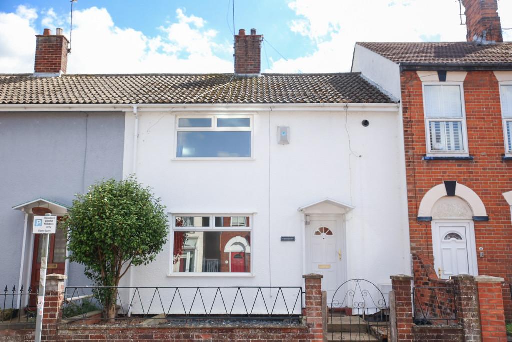 Denmark Road, Beccles 2 bed terraced house for sale £235,000
