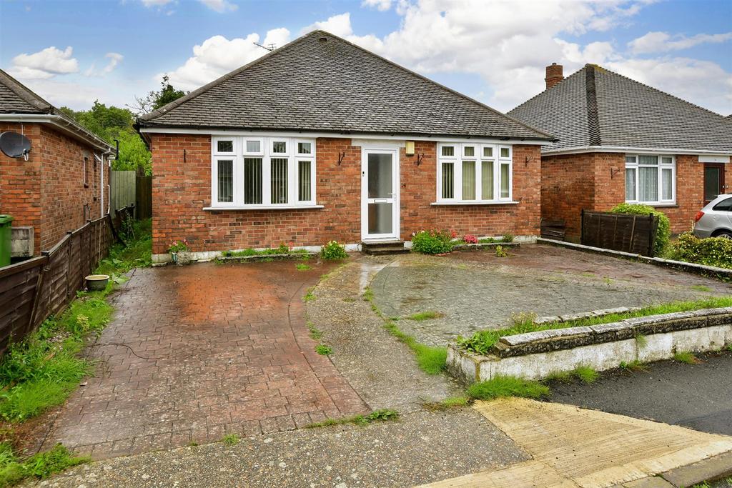Hayward Avenue, Elmfield, Ryde, Isle of Wight 3 bed bungalow for sale £350,000