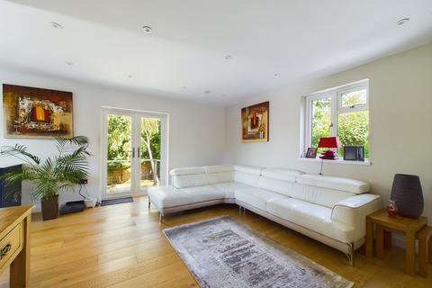 undefined, Highlands Crescent, Horsham
