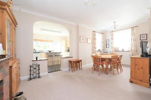 106 Court Road, Orpington, BR6 0PZ