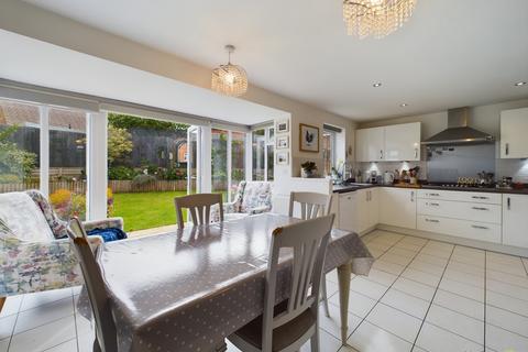 4 bedroom detached house for sale, Parsons Way, Drakelow