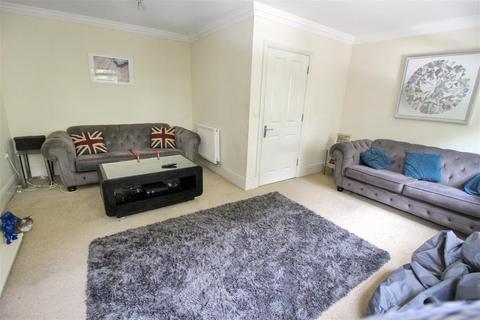 4 bedroom end of terrace house for sale, Hawthorn Way, Lindford