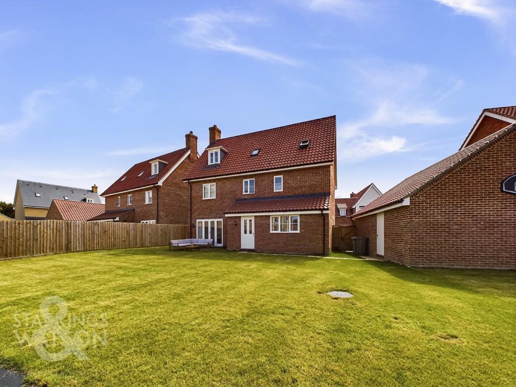 Charles Marler Way, Blofield, Norwich 5 bed detached house for sale £
