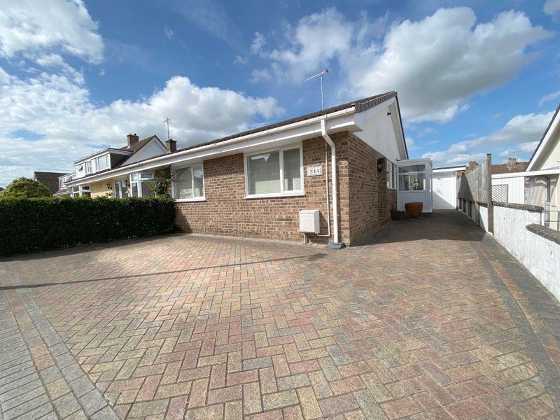 St Andrews Road, Warminster 2 bed semidetached bungalow for sale £
