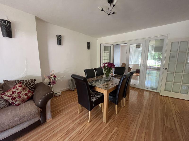 Walstead Road, Walsall, WS5 4LZ 3 bed semidetached house for sale £