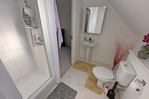 8 Laurel Heights, North Shields, NE29 0FB