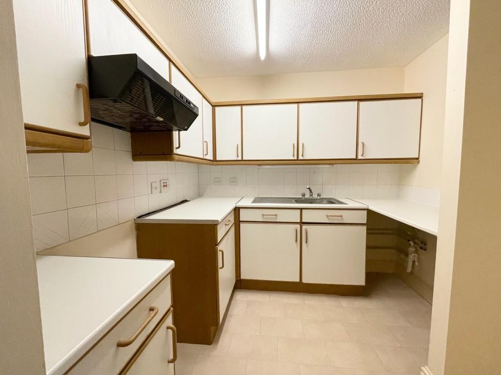 Leander Court, Strand, Teignmouth 1 bed apartment for sale £120,000