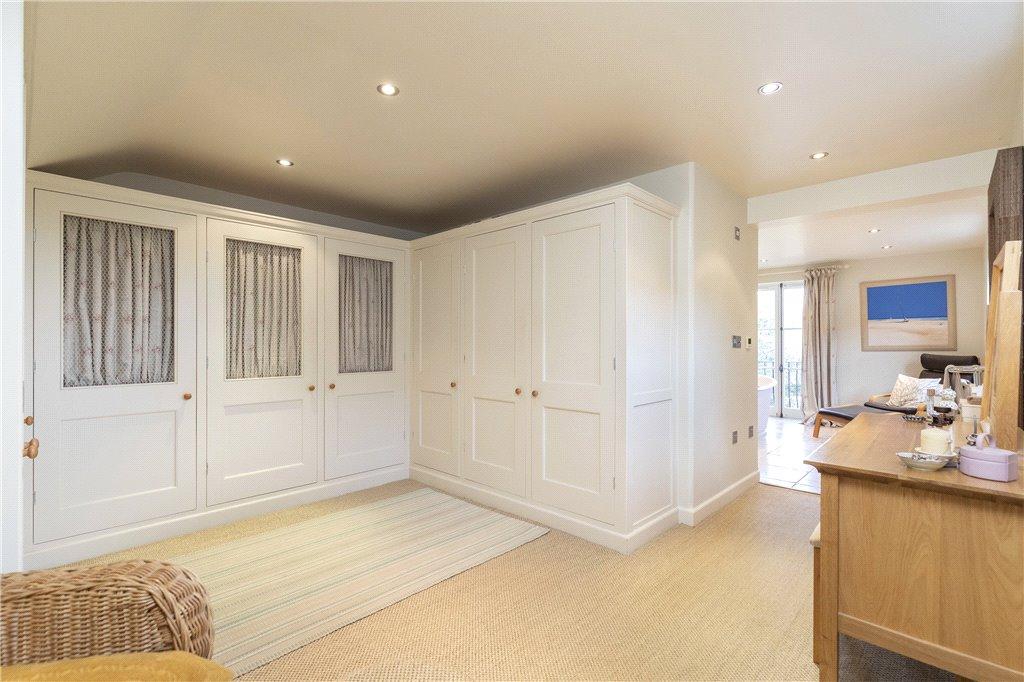 Matser Dressing Room