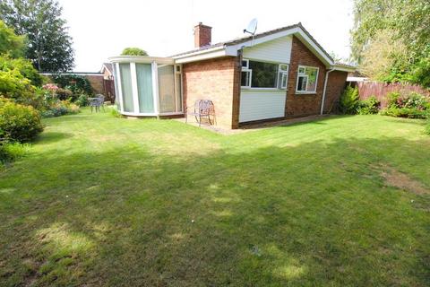 3 bedroom detached bungalow for sale - Willoughby Close, Great Barford