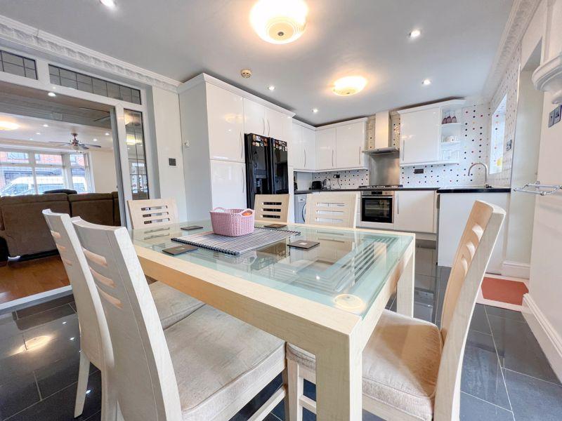 Kitchen dining room
