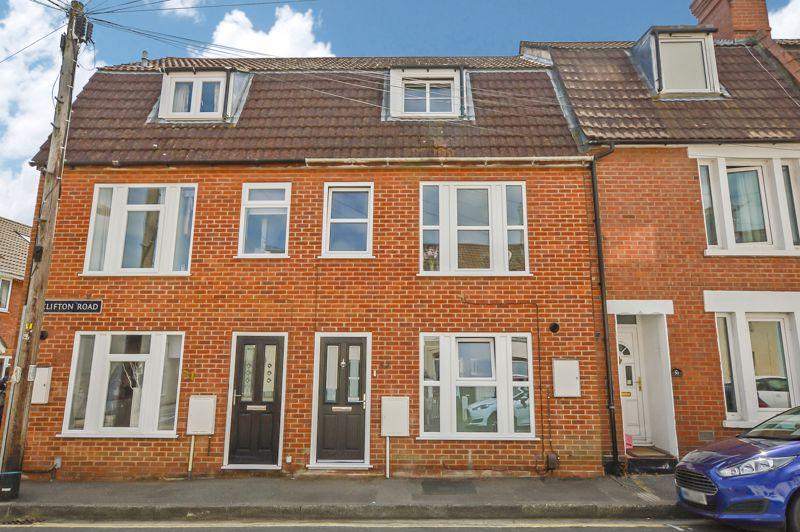 Clifton Road, Salisbury 4 bed terraced house £1,400 pcm (£323 pw)