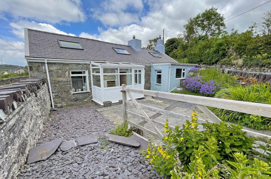 Ty'n Y Fawnog, Dinorwic, Caernarfon, Gwynedd, LL55 4 bed bungalow for