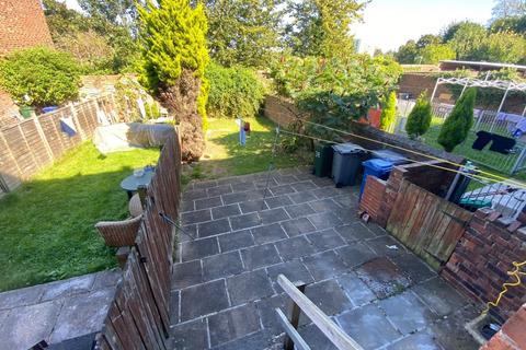 1 bedroom in a house share to rent, 38 Princess Street, Barnsley