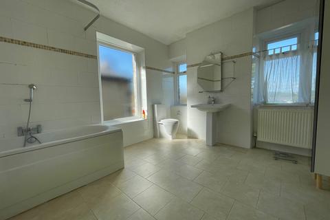 72 Ullswater Road, Lancaster, LA1 3PS