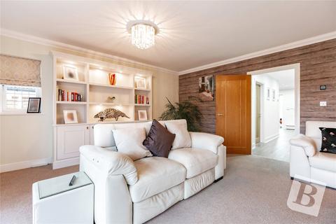 5 bedroom detached house for sale, South Hanningfield Way, Runwell, Wickford, SS11