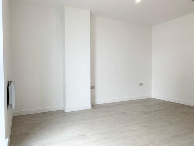 Bedroom i.jpg