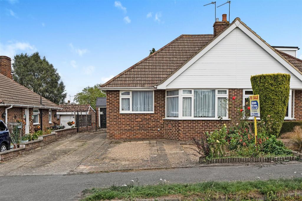 Shaftesbury Drive, Maidstone 2 bed semidetached bungalow £325,000
