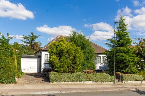 8 Highview Avenue, Edgware, HA8 9TZ