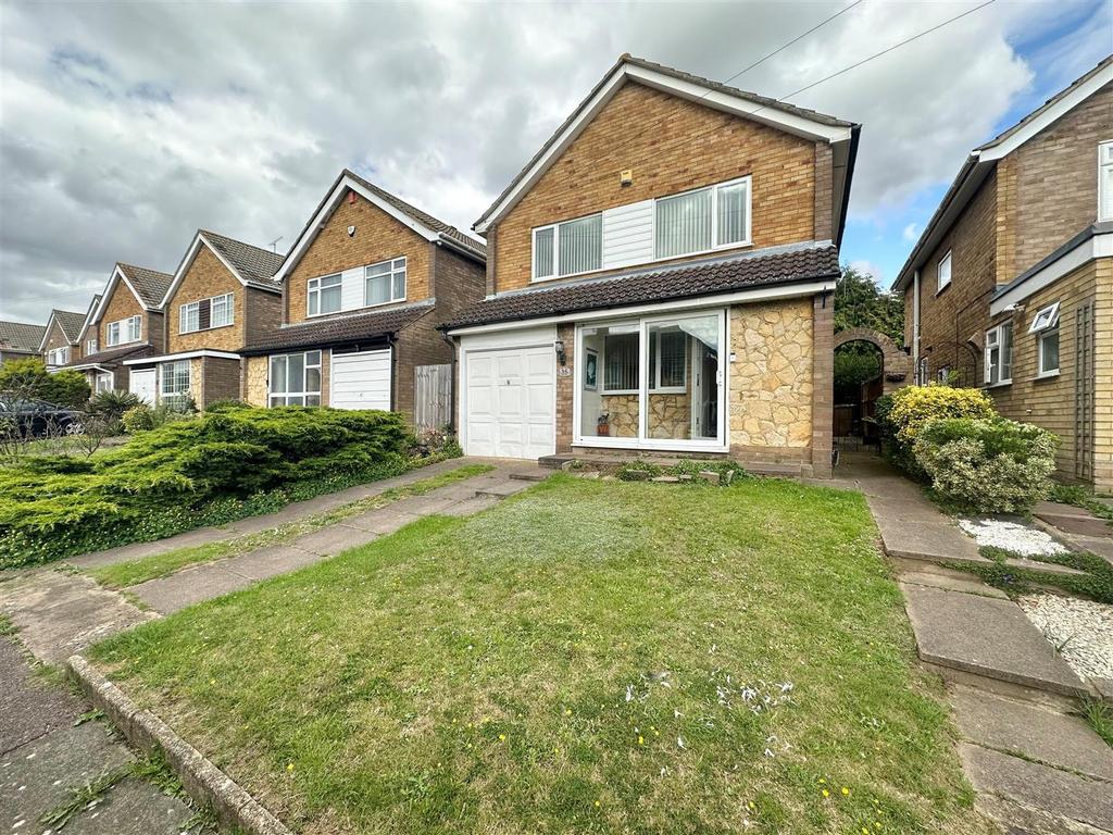 Broughton Avenue, Luton 3 bed detached house £1,600 pcm (£369 pw)