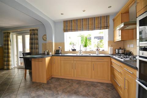 5 bedroom detached house for sale, Manor Close, Bleasby, Nottingham