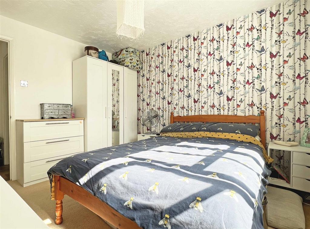 Bed 1.jpg