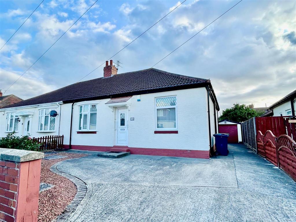 Lisle Road, South Shields 2 bed semi-detached bungalow for sale - £249,950