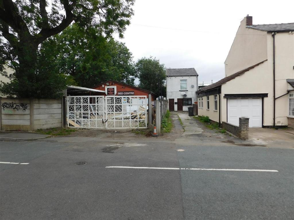 Wickentree Lane, Failsworth, Manchester Industrial unit £475 pcm (£