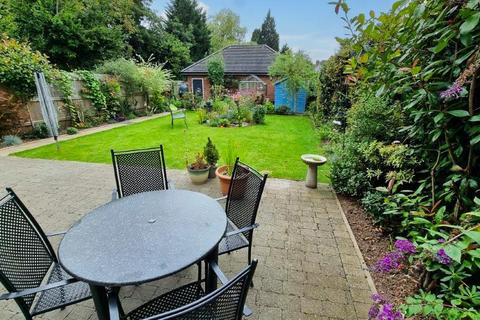 25 Lowbrook Lane, Tidbury Green, Solihull, B90 1QR
