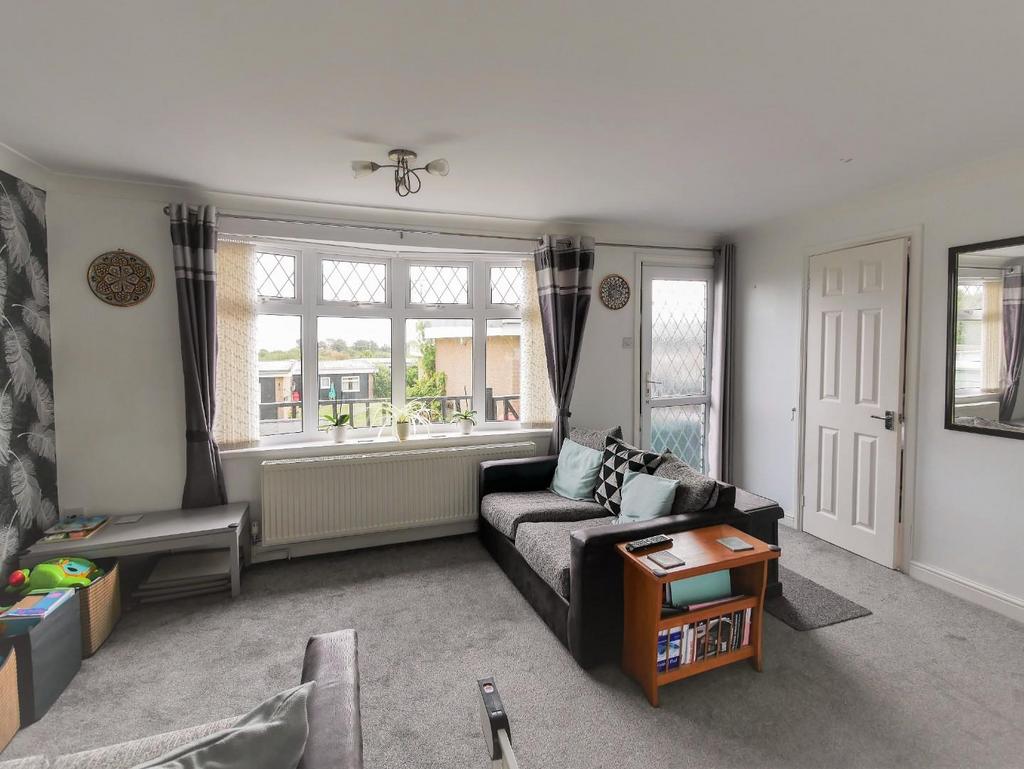 Lavernock Point, Fort Road, Lavernock, Penarth 2 bed chalet for sale