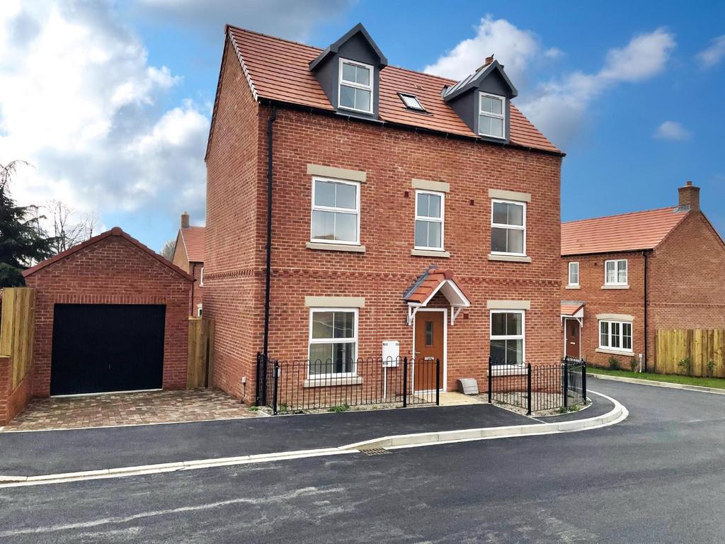 Wainds Field, Kirkbymoorside, York 4 bed detached house for sale £330,000