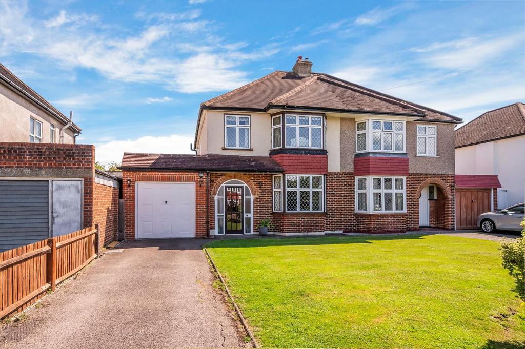 Bradstock Road, Stoneleigh 3 bed semidetached house for sale £725,000