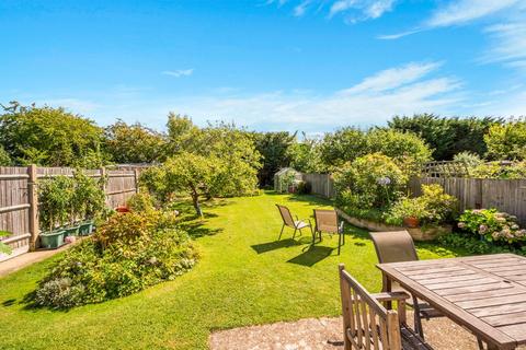 94 Bradstock Road, Epsom, KT17 2LG