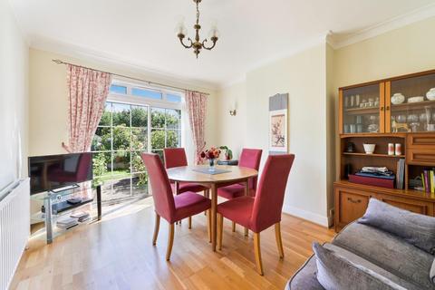 94 Bradstock Road, Epsom, KT17 2LG