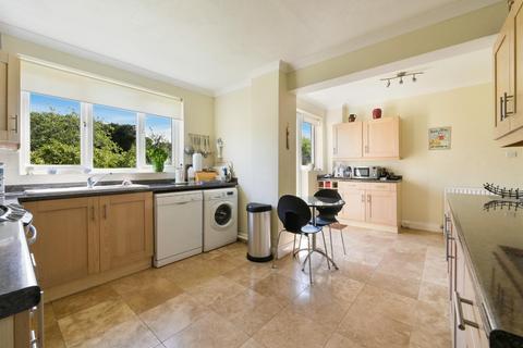 94 Bradstock Road, Epsom, KT17 2LG