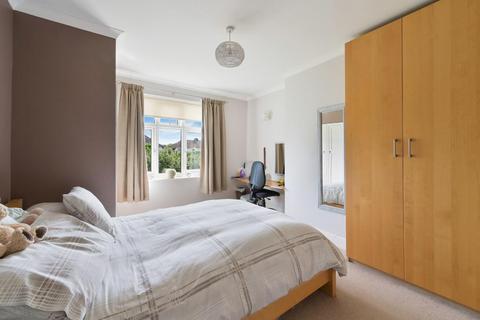 94 Bradstock Road, Epsom, KT17 2LG