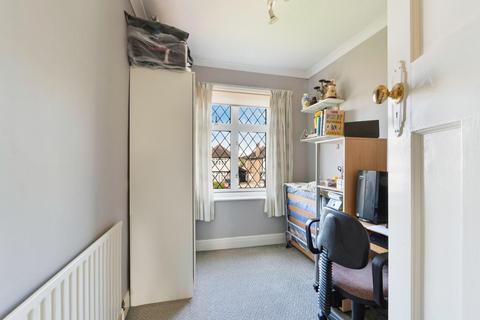94 Bradstock Road, Epsom, KT17 2LG