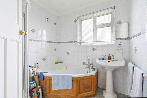 94 Bradstock Road, Epsom, KT17 2LG