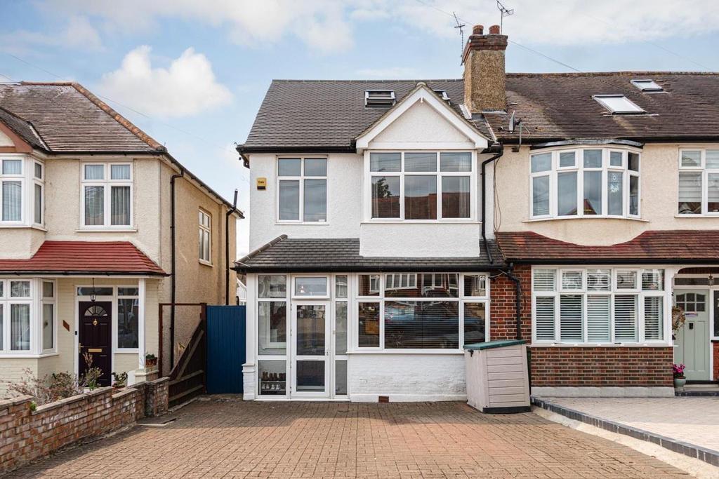 Braemar Road, Worcester Park 4 bed end of terrace house for sale £680,000